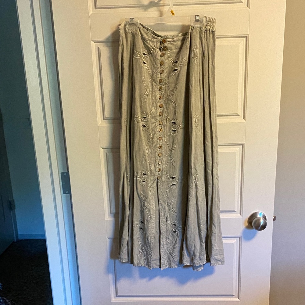 Chic Beige Button-Down A-Line Skirt